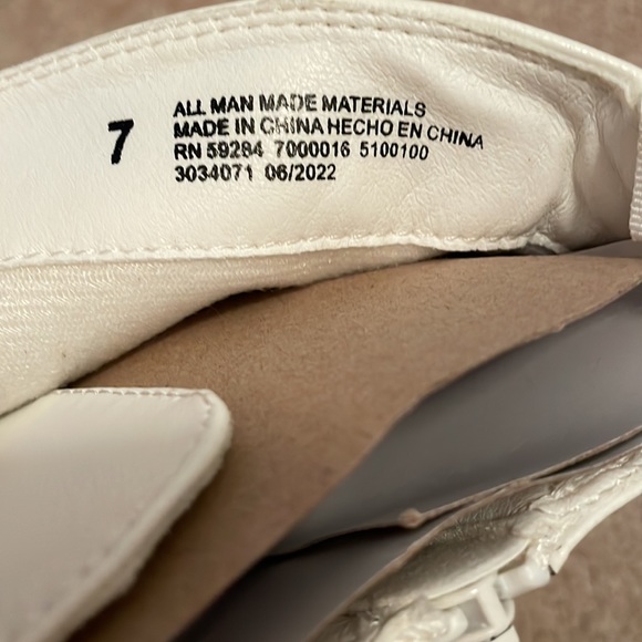 Brand New White Combat style boots. New in Packaging. Size 9 (see notation) NWT - Picture 8 of 11